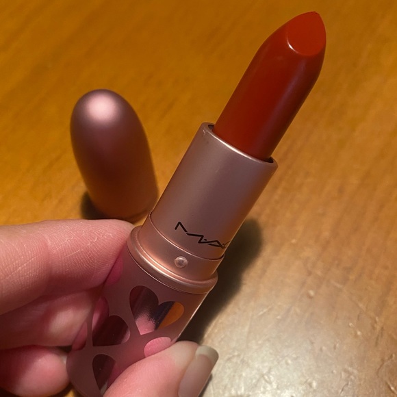MAC Matte Lipstick Chili - Picture 4 of 16